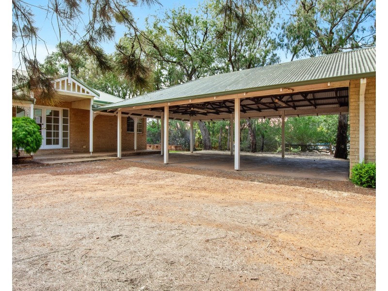 13 Grosmont Glade, Leschenault WA 6233