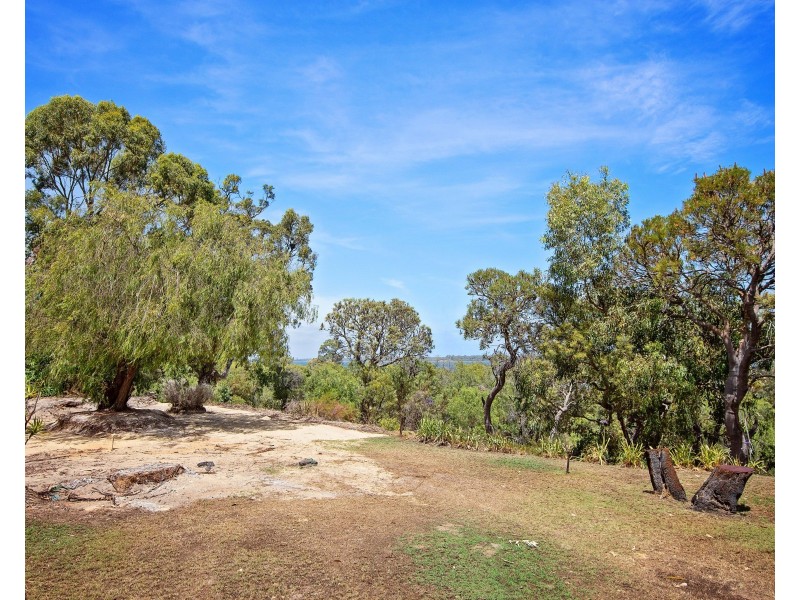 13 Grosmont Glade, Leschenault WA 6233