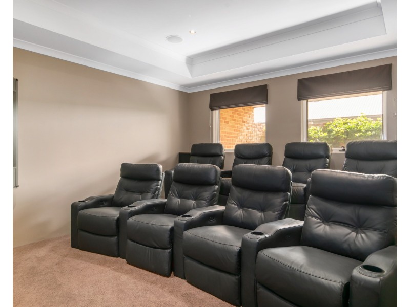 10 Golden Beryl Avenue, Australind WA 6233