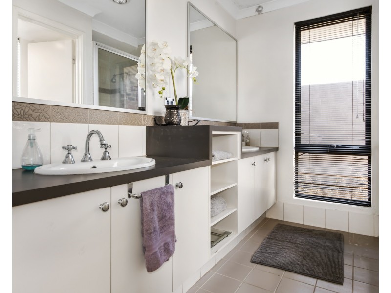 5 Peridot Brace, Australind WA 6233