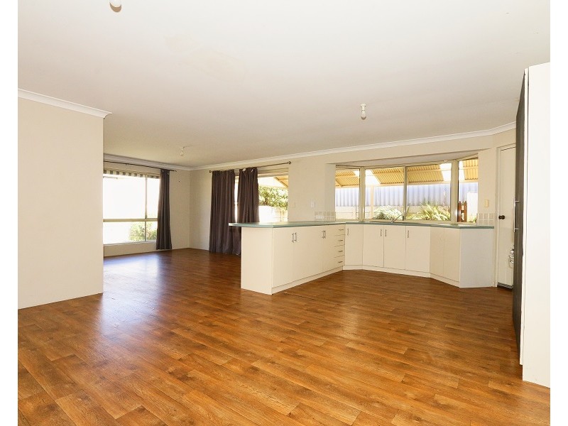 15 Darwin way, College Grove WA 6230