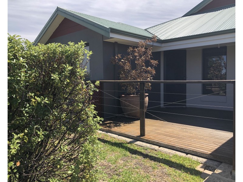 6 Gigondas Street, Yalyalup WA 6280