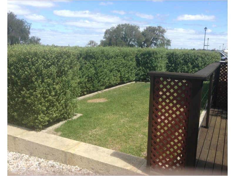 6 Gigondas Street, Yalyalup WA 6280