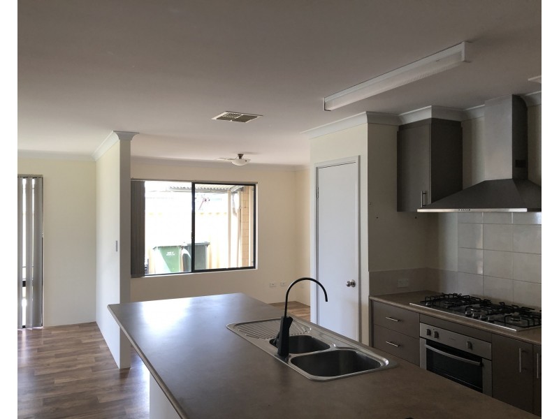 6 Gigondas Street, Yalyalup WA 6280