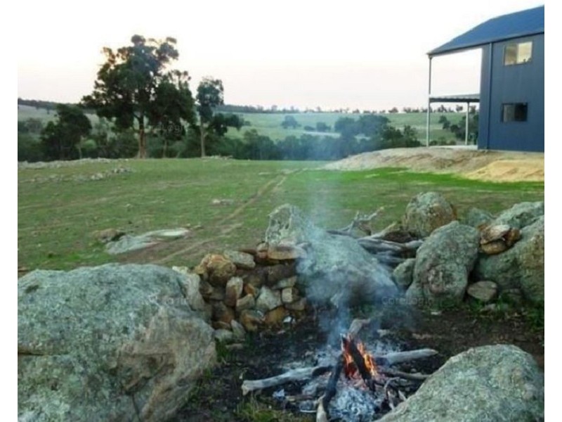 2095 Winnejup Rd, Mayanup WA 6244