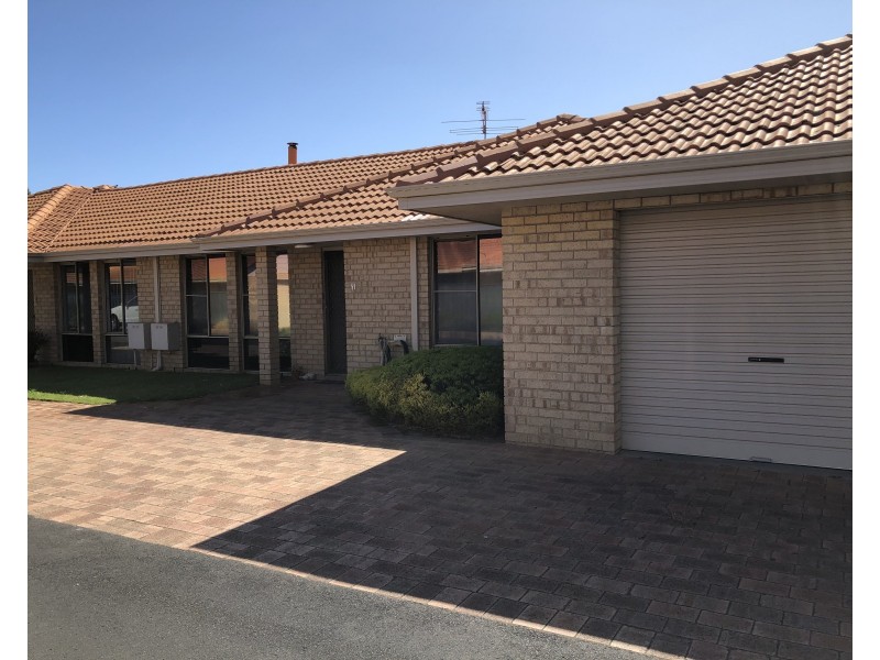 11/1  Dorset Street, West Busselton WA 6280
