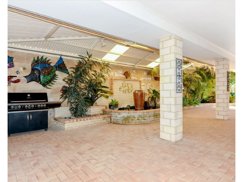 12 Friartuck Rd, Dalyellup WA 6230