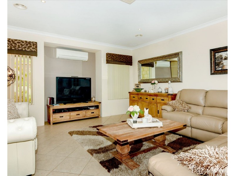 12 Friartuck Rd, Dalyellup WA 6230