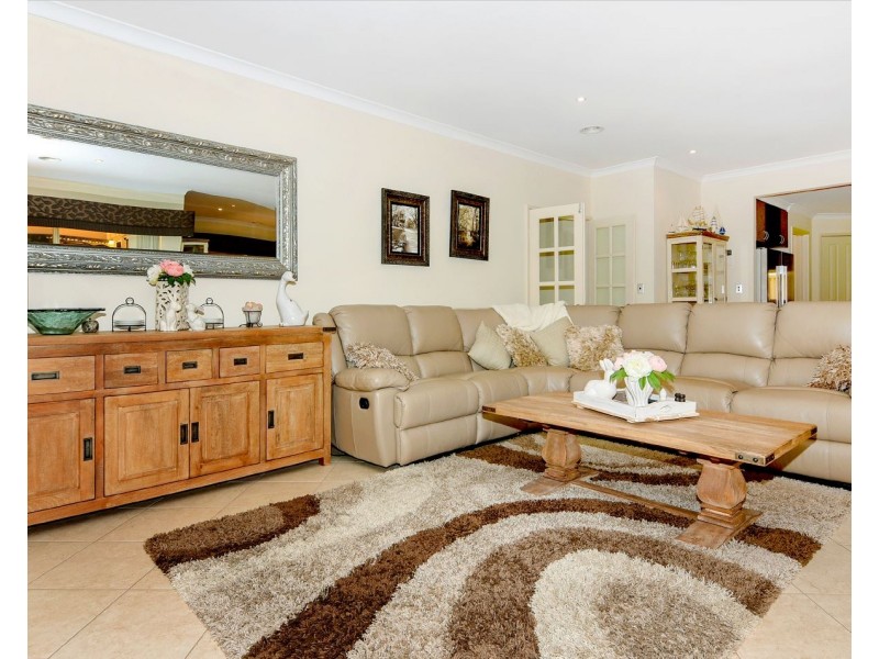 12 Friartuck Rd, Dalyellup WA 6230