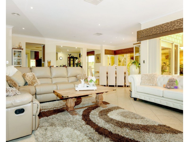 12 Friartuck Rd, Dalyellup WA 6230