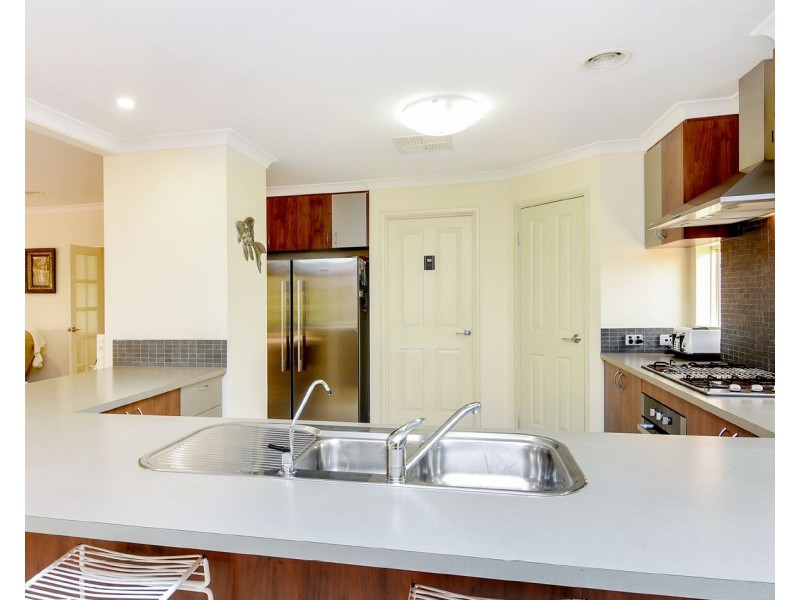 12 Friartuck Rd, Dalyellup WA 6230