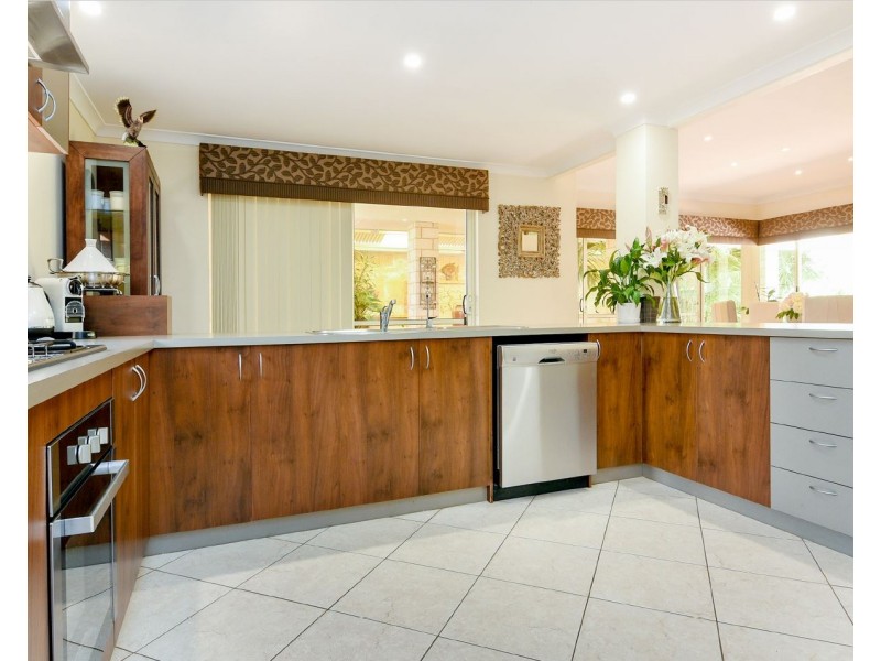12 Friartuck Rd, Dalyellup WA 6230