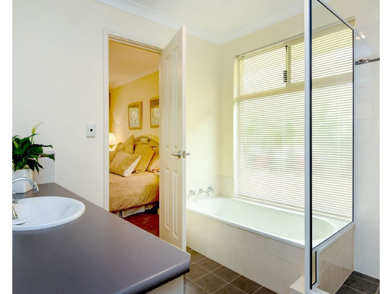 12 Friartuck Rd, Dalyellup WA 6230