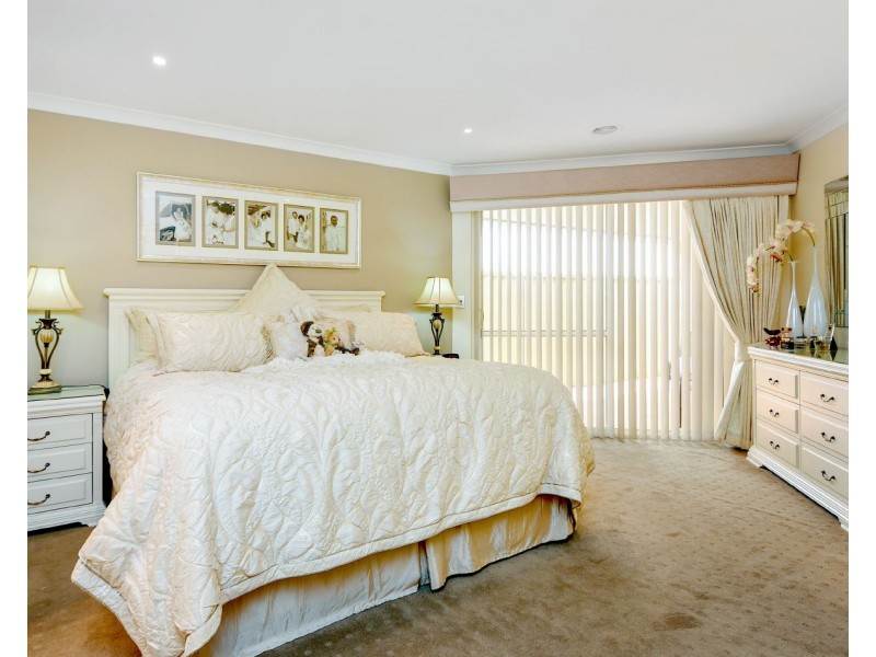 12 Friartuck Rd, Dalyellup WA 6230