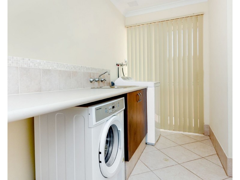 12 Friartuck Rd, Dalyellup WA 6230