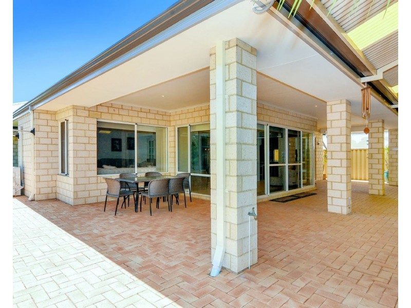 12 Friartuck Rd, Dalyellup WA 6230