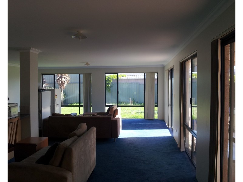 43 Honeyeater Crescent, Geographe WA 6280