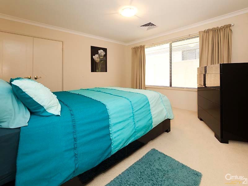 14 Rochester Drive, Mindarie WA 6030