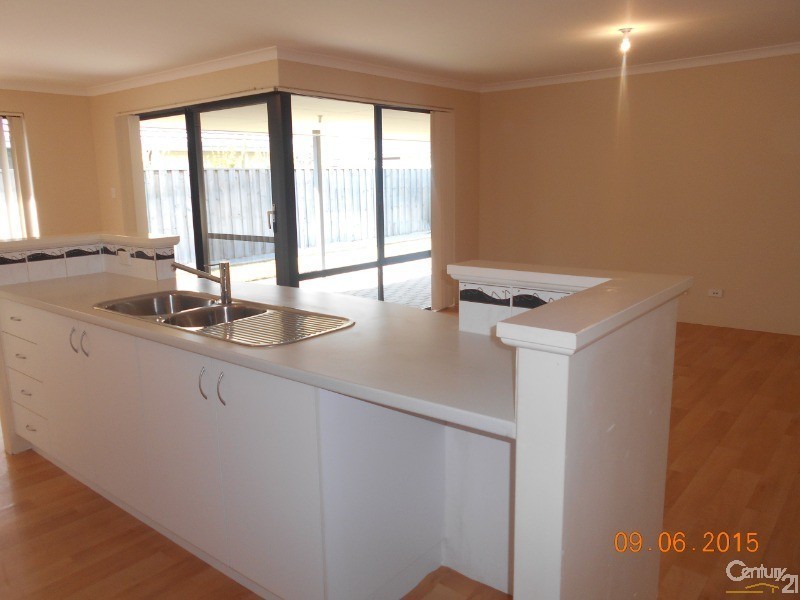 16 Starke Turn, Ellenbrook WA 6069