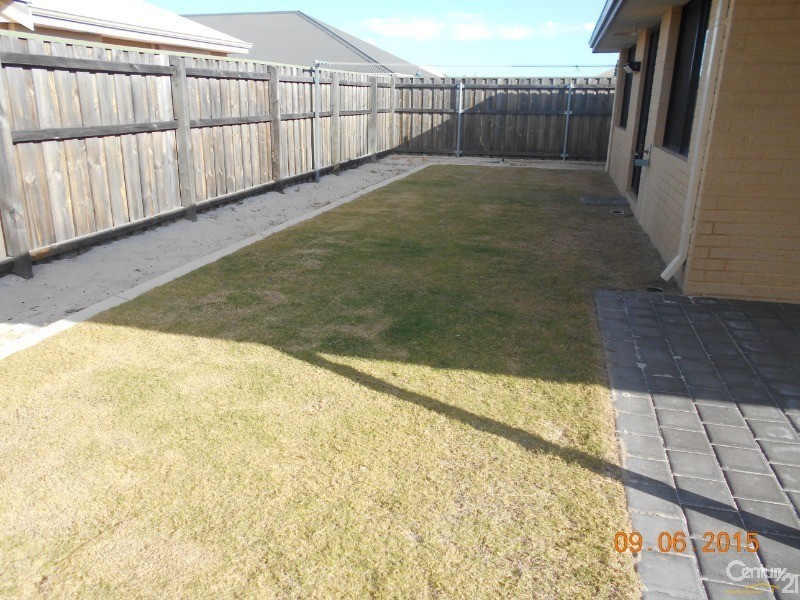 16 Starke Turn, Ellenbrook WA 6069