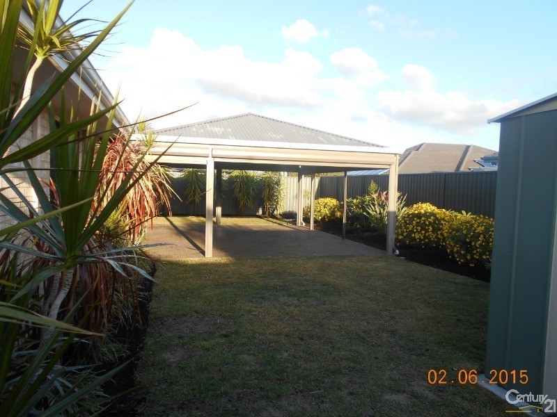 11 Pirianda Way, Aveley WA 6069