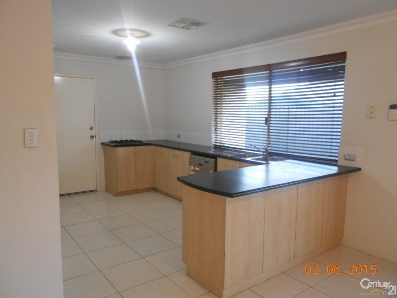 11 Pirianda Way, Aveley WA 6069