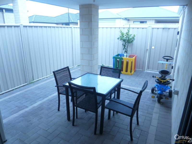164 Suffolk Street, Caversham WA 6055
