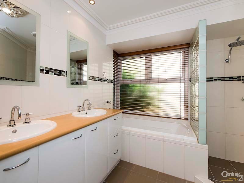 16 Atalanta Rise, Ocean Reef WA 6027