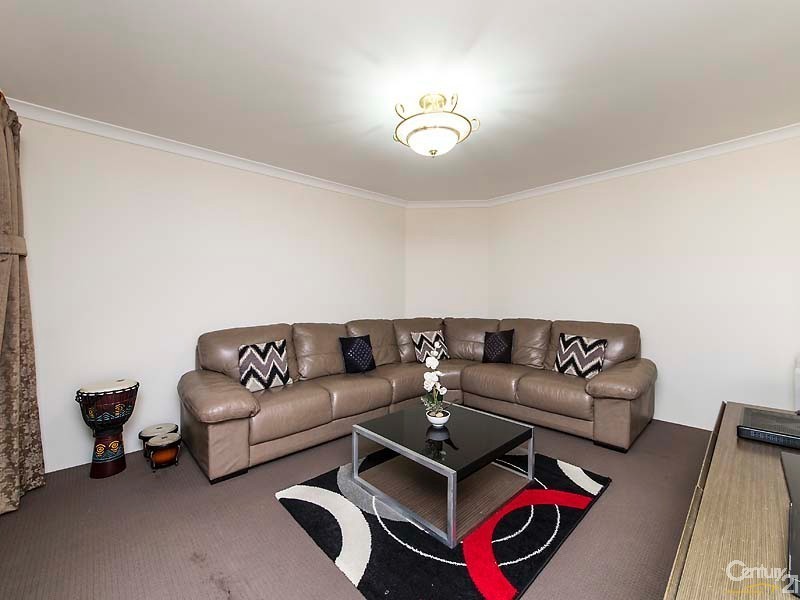 29 Bingarra Crescent, Tapping WA 6065
