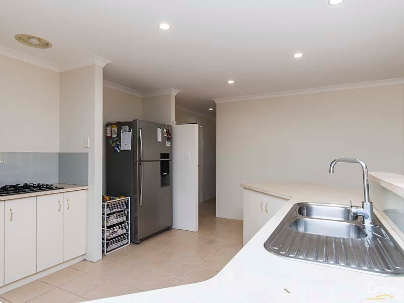 29 Bingarra Crescent, Tapping WA 6065