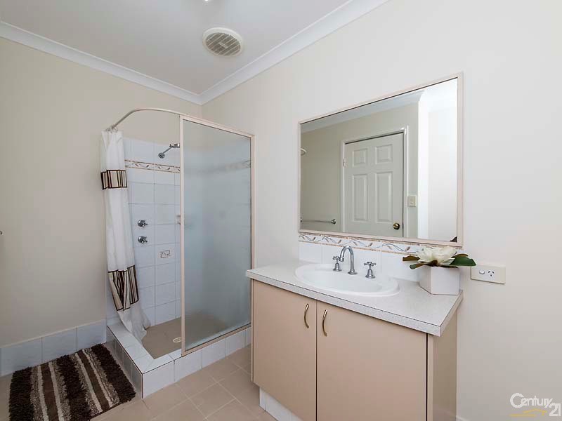 29 Bingarra Crescent, Tapping WA 6065