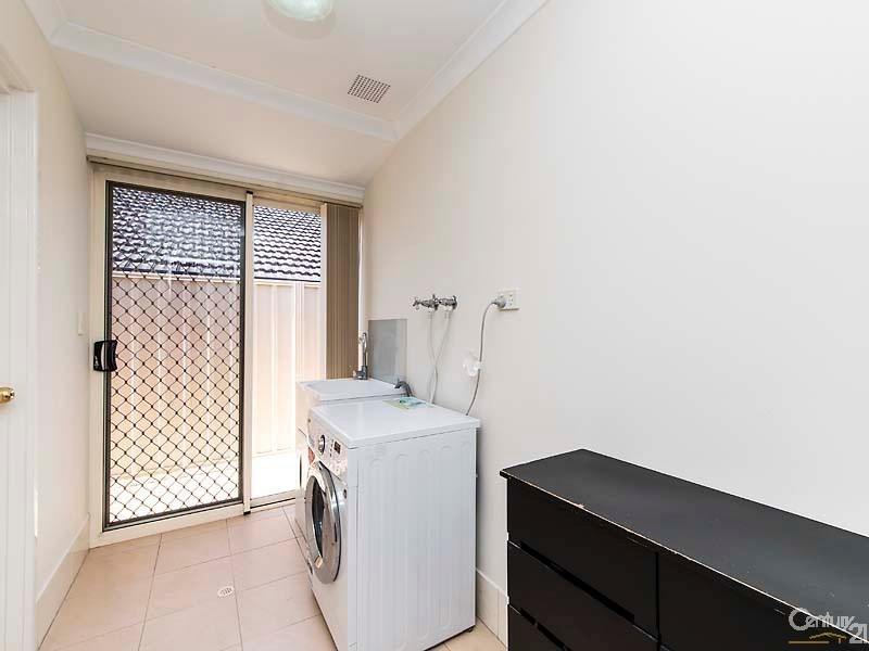 29 Bingarra Crescent, Tapping WA 6065