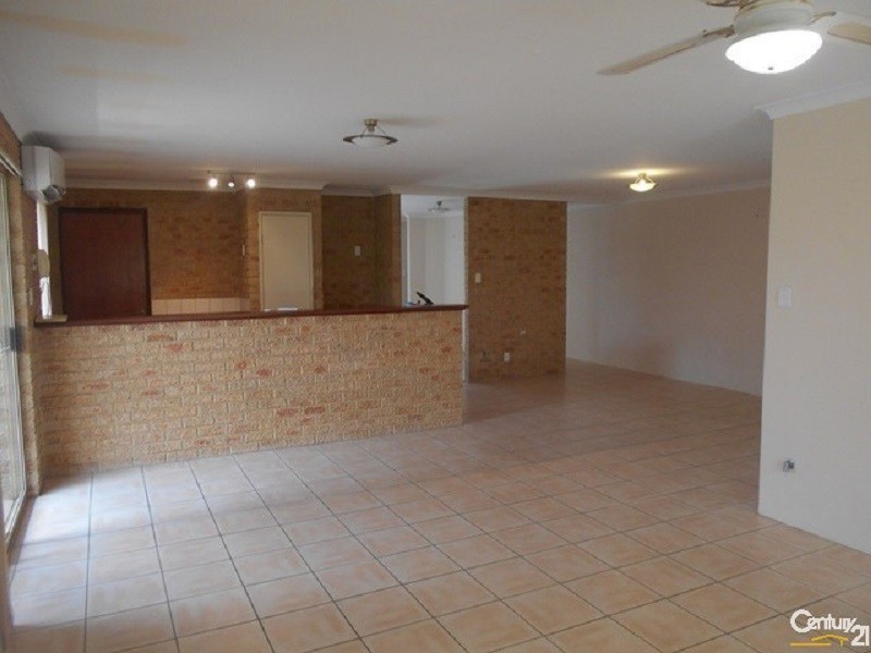 4 Yarra Court, Carramar WA 6031