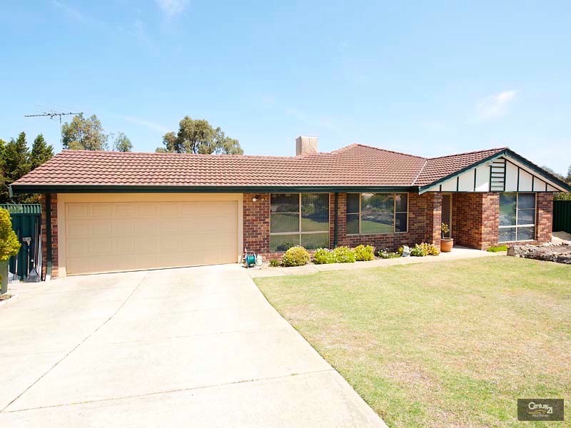 2 The Lakes, Connolly WA 6027