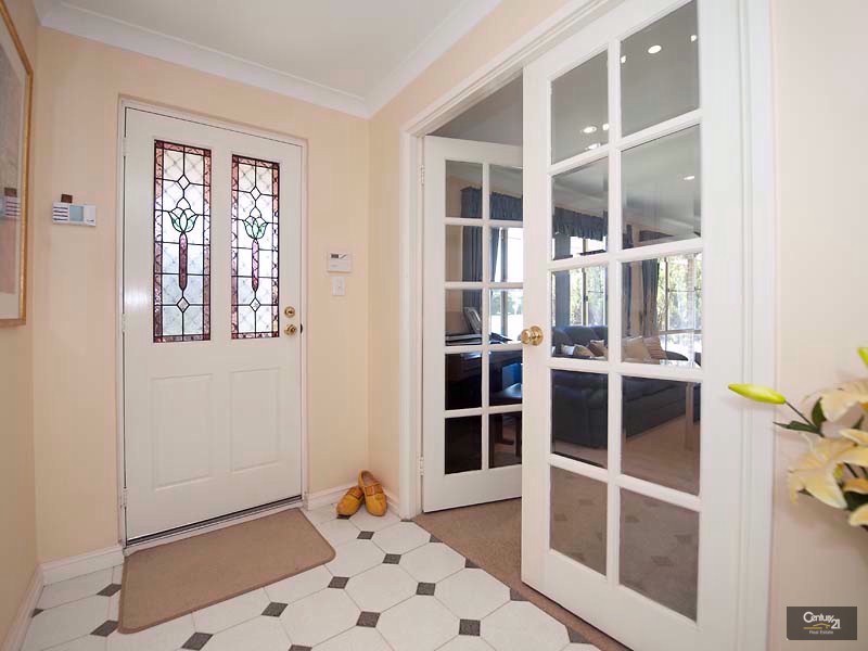 2 The Lakes, Connolly WA 6027