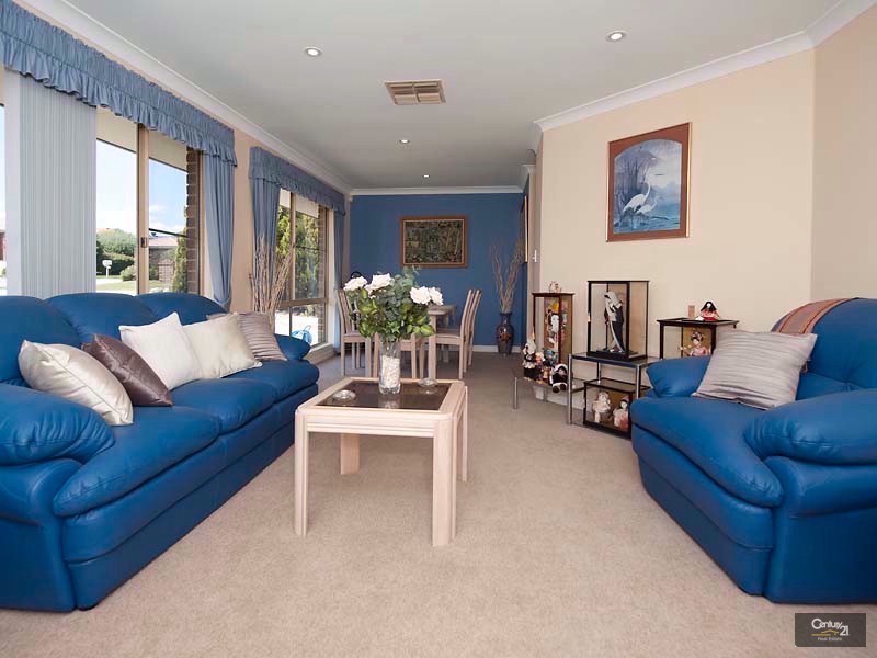 2 The Lakes, Connolly WA 6027