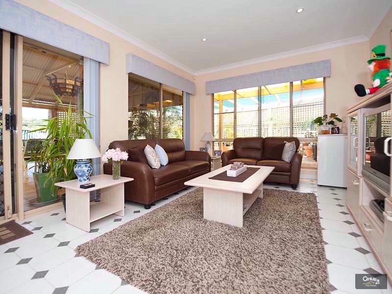 2 The Lakes, Connolly WA 6027