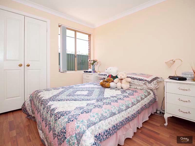 2 The Lakes, Connolly WA 6027