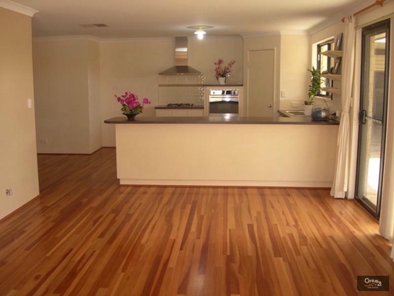 3 Zurich, Hocking WA 6065