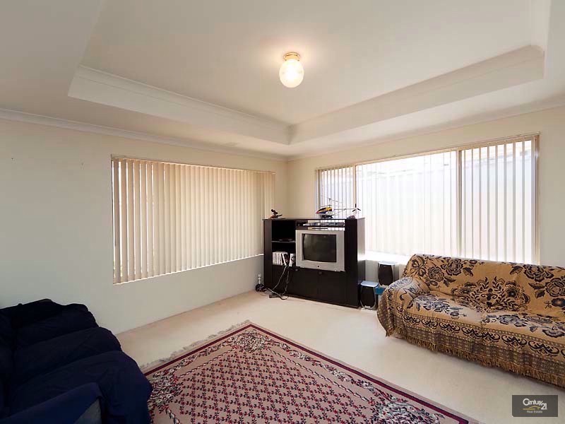 8 Keppoch Court, Kinross WA 6028