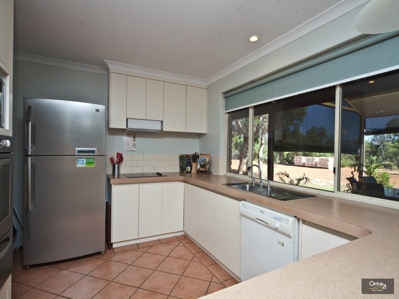 62 Crestview Drive, Lennard Brook WA 6503