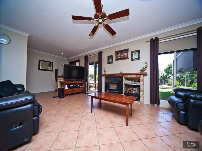 62 Crestview Drive, Lennard Brook WA 6503