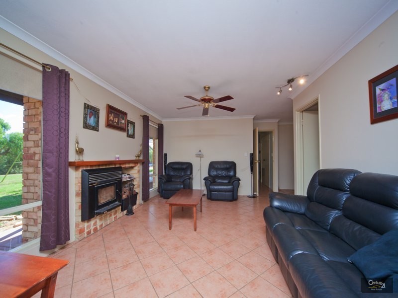 62 Crestview Drive, Lennard Brook WA 6503