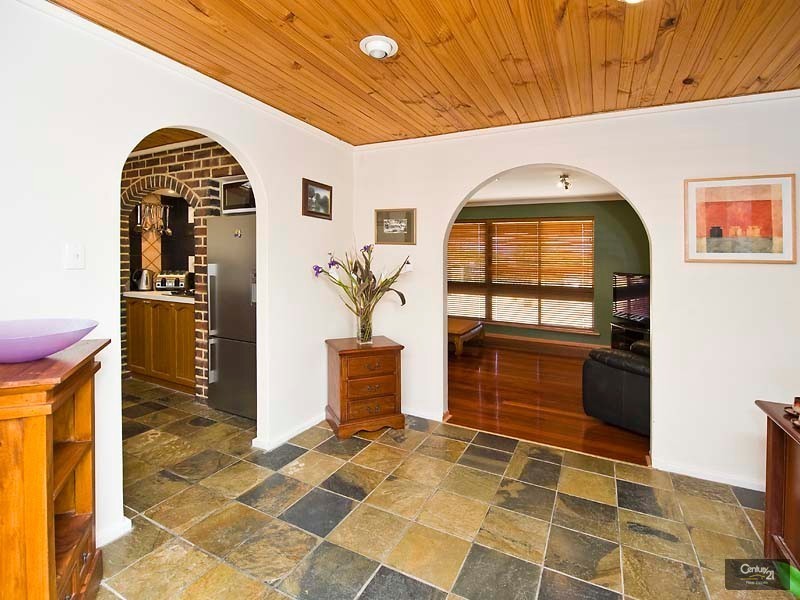 9 Marlin Place, Beldon WA 6027