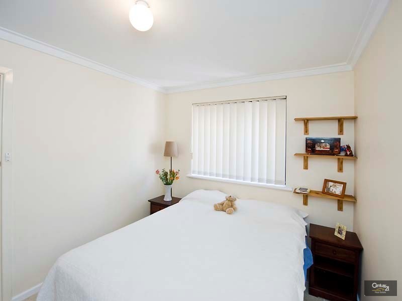 9 Marlin Place, Beldon WA 6027