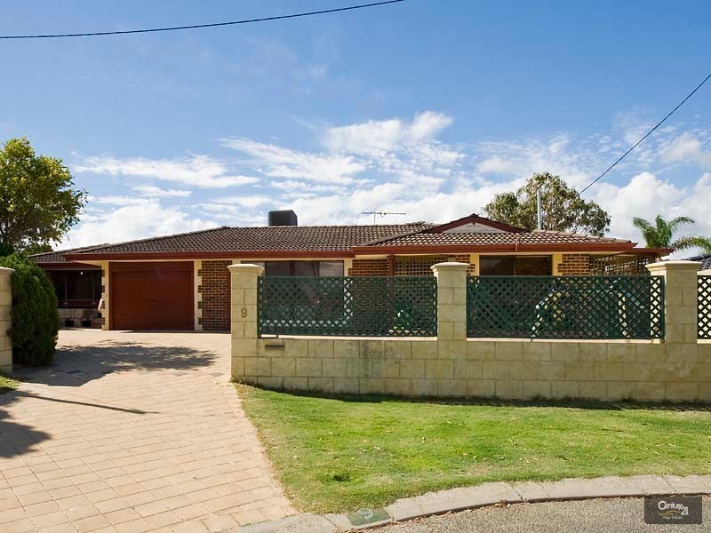 9 Marlin Place, Beldon WA 6027