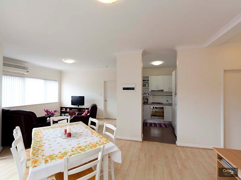 11/164 Lakeside Drive, Joondalup WA 6027