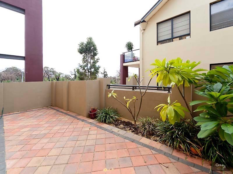 11/164 Lakeside Drive, Joondalup WA 6027