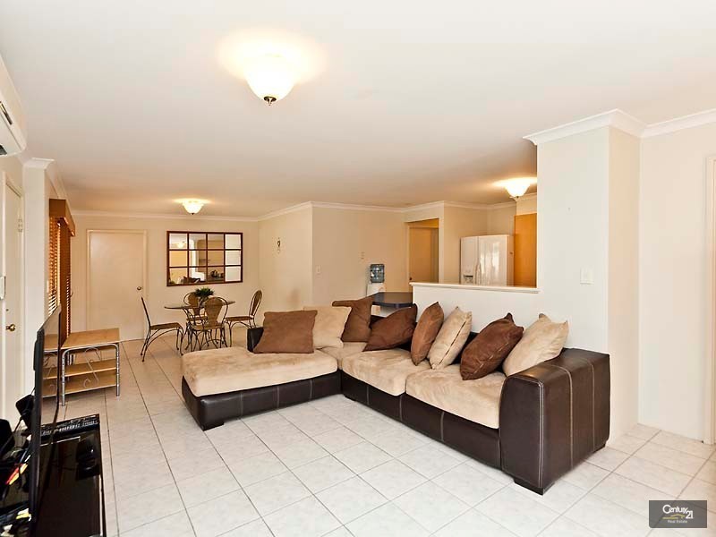 7/5 Yarra Court, Carramar WA 6031