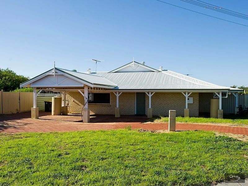 66 Whitfield Drive, Two Rocks WA 6037